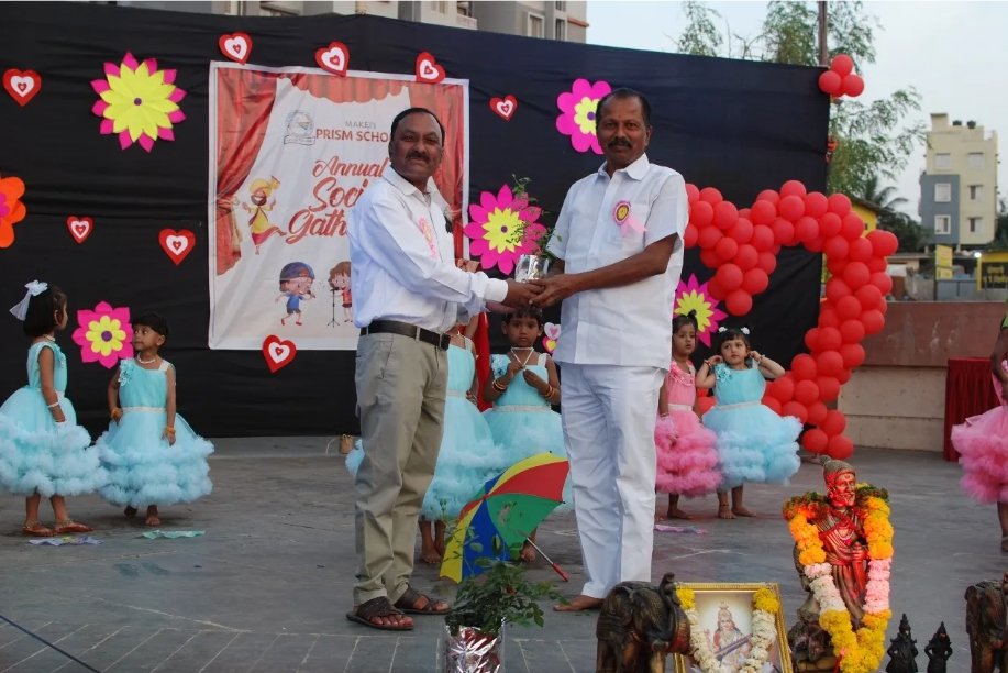 Dr. Ravindra Appa Jnyaneshwar Yelwande receiving Asia Book of Records Grand Master honor for philanthropy
