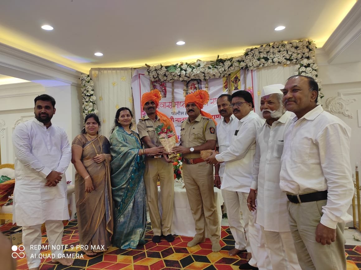 Dr. Ravindra Appa Jnyaneshwar Yelwande receiving Asia Book of Records Grand Master honor for philanthropy