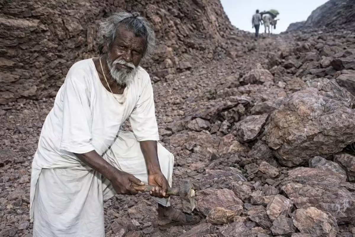 DASHRATH MANJHI